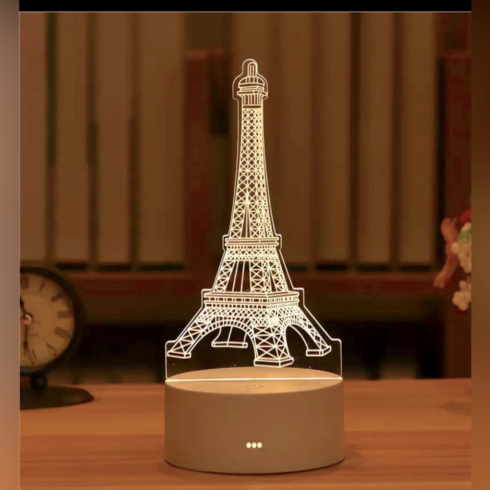 New 3D Illusion LED Night Light - Eiffel Tower - Picture 1 of 2